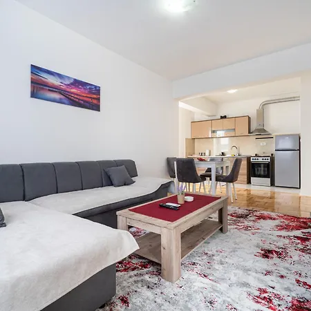 Tuski Put Apartman Apartment